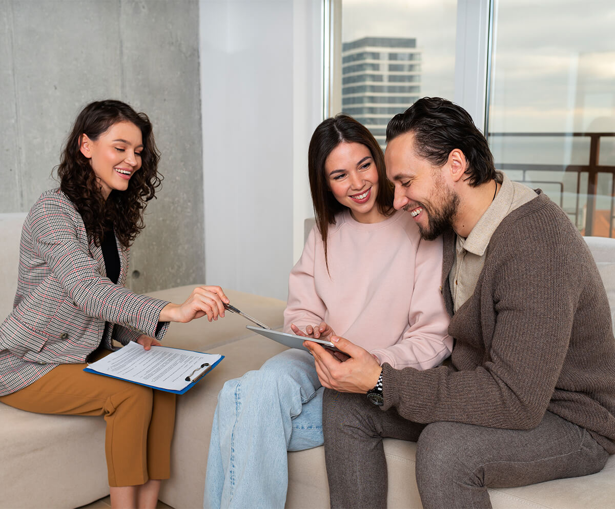 Homeowners meeting with listing agent
